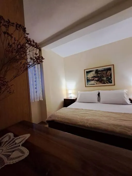 Quiet, Cozy, Luminous Apartment Tirana